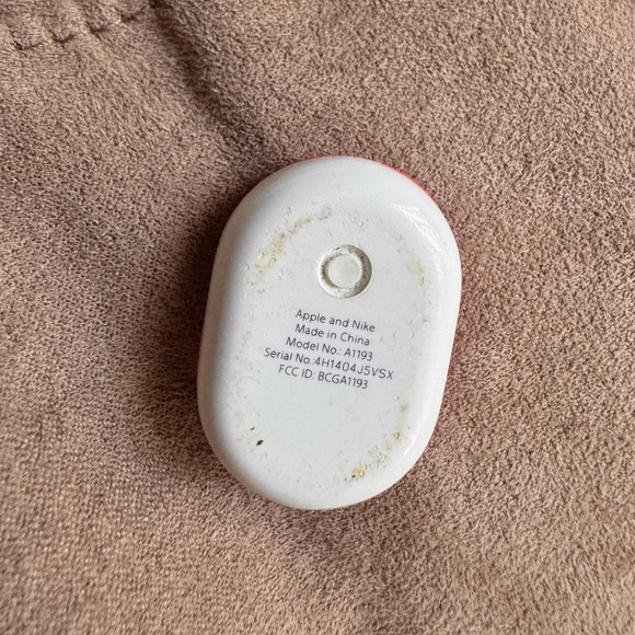 NIKE + APPLE RUN Sensor - Picture 2 of 2